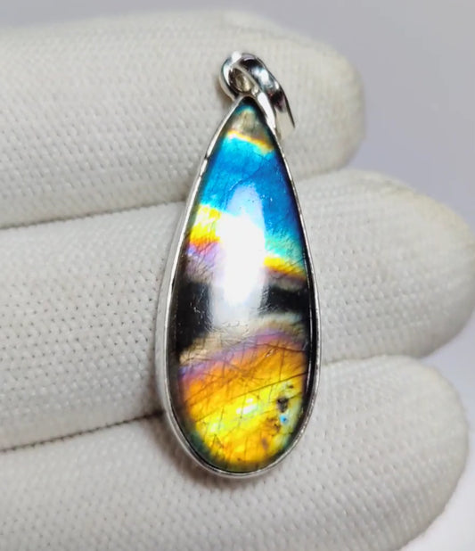 Labradorite Pendant (Y)