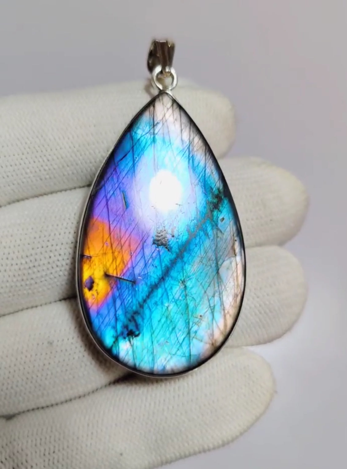 Labradorite Pendant (C)