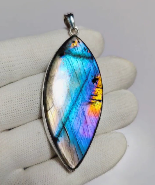 Labradorite Pendant (B)