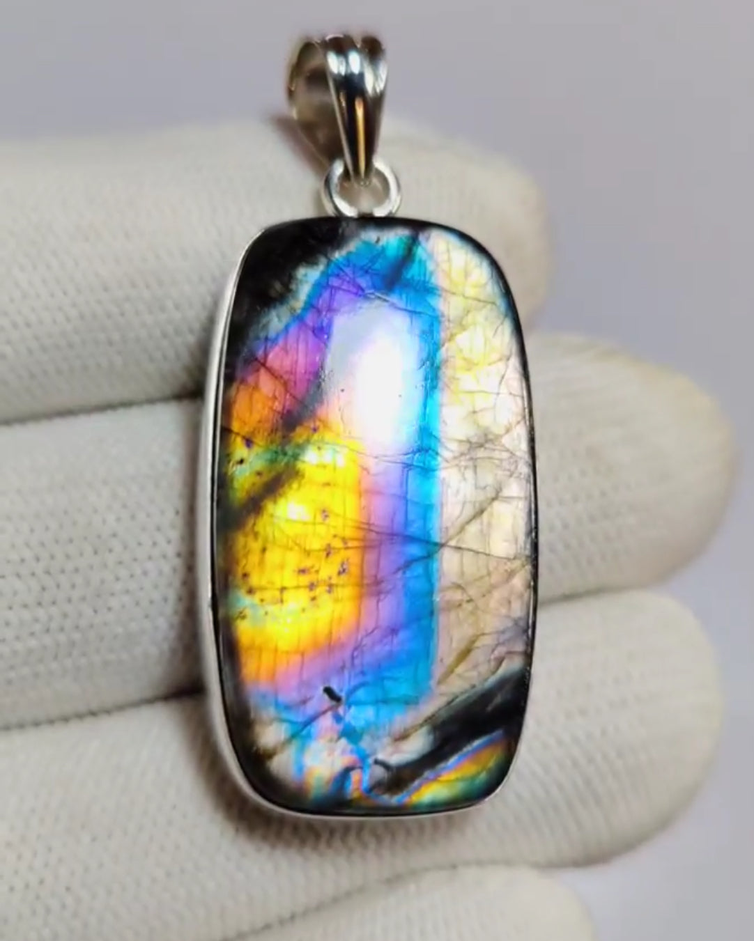 Labradorite Pendant (J)