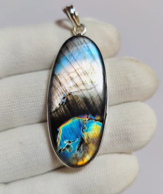 Labradorite Pendant (N)